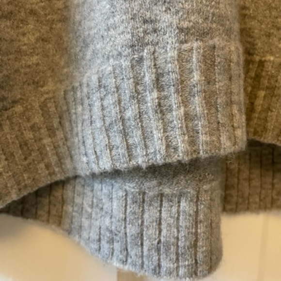 J. Crew Turtleneck Sweater in Supersoft Yarn Grey XS - Picture 8 of 10